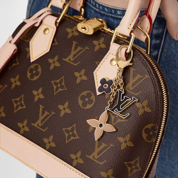 Louis Vuitton Fleur De Monogram Bag Charm - Picture 6 of 8